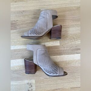 Vince Camuto Platform Sandals